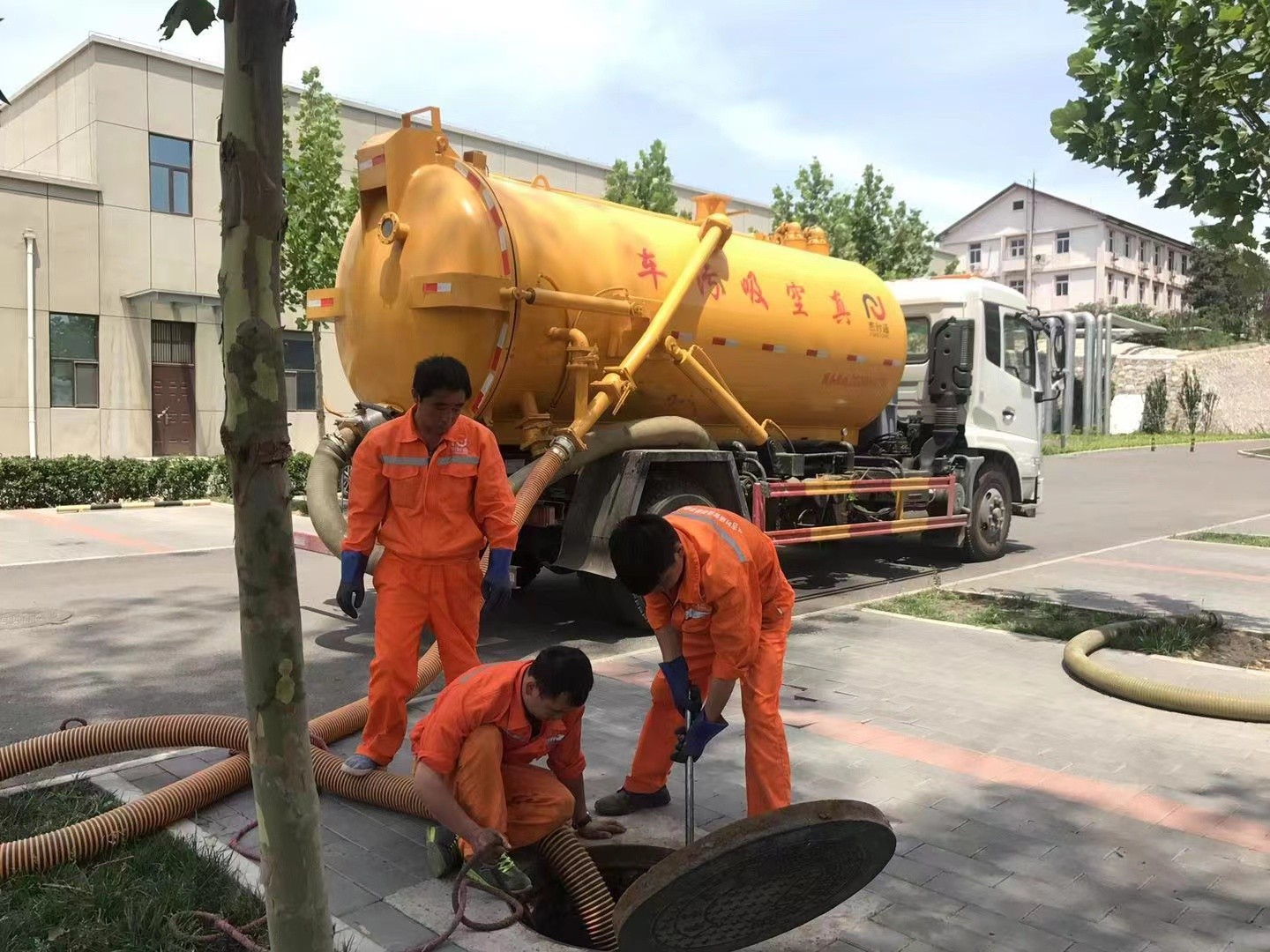 夷陵化粪池清理与5-8吨吸粪车施工效率分析